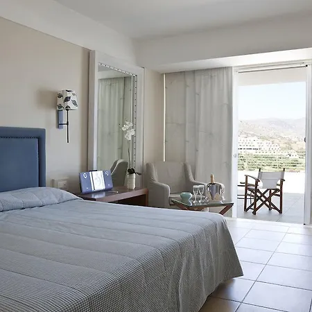 Aquila Village מלון אלונדה